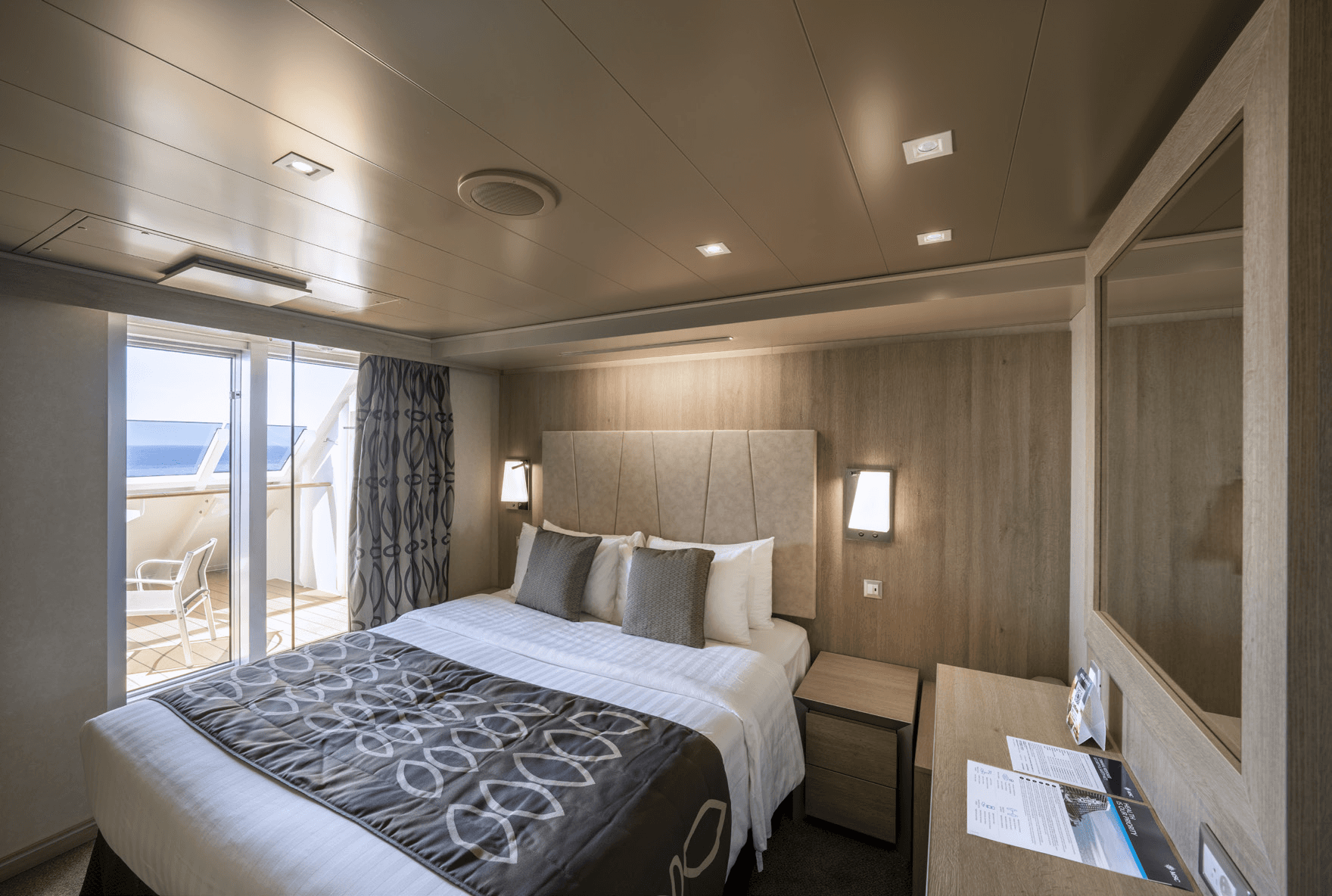 MSC Magnifica Suite cabin