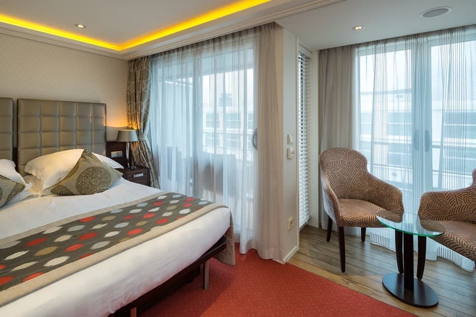 AmaCerto Twin Balcony