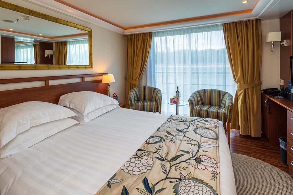 AmaDante French Balcony