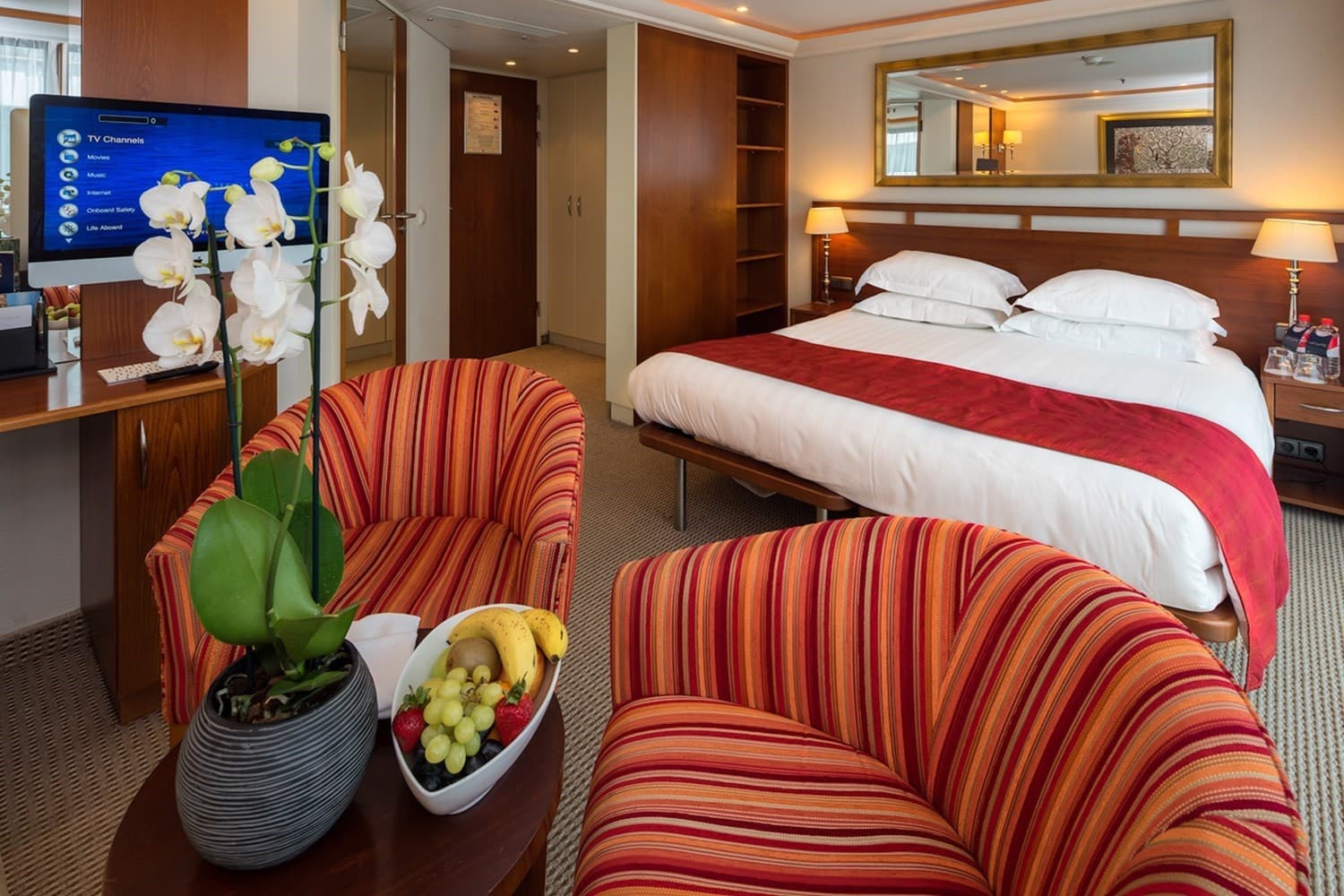 AmaLyra Suite (French Balcony)