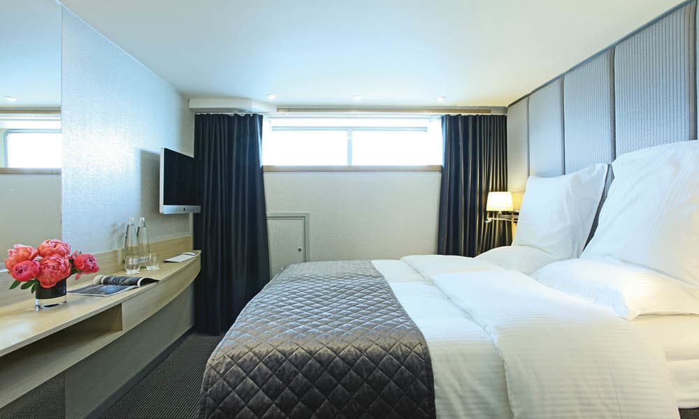 Scenic Sapphire Single Balcony Suite