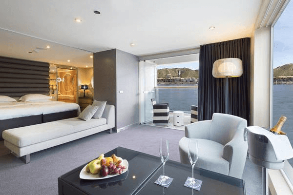 Scenic Azure Royal One-Bedroom Suite