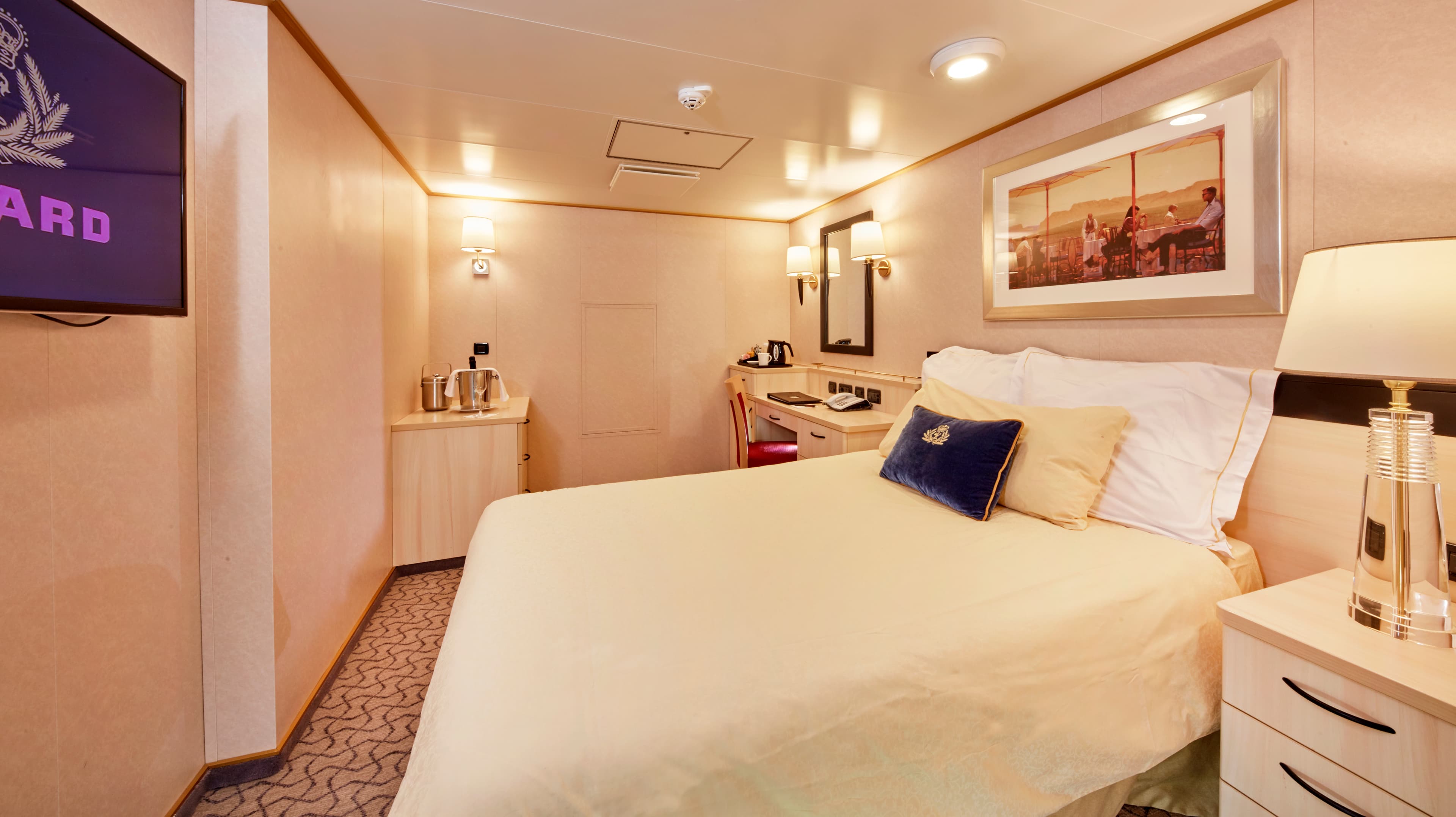 Queen Elizabeth Single Inside