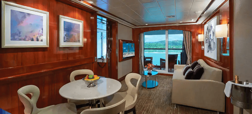 Norwegian Pearl 2-Bedroom Deluxe Family Suite with Balcony