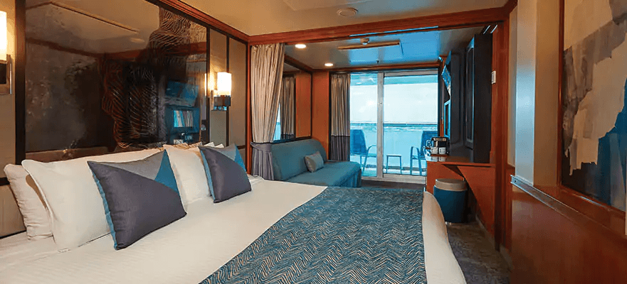 Norwegian Star Club Balcony Suite