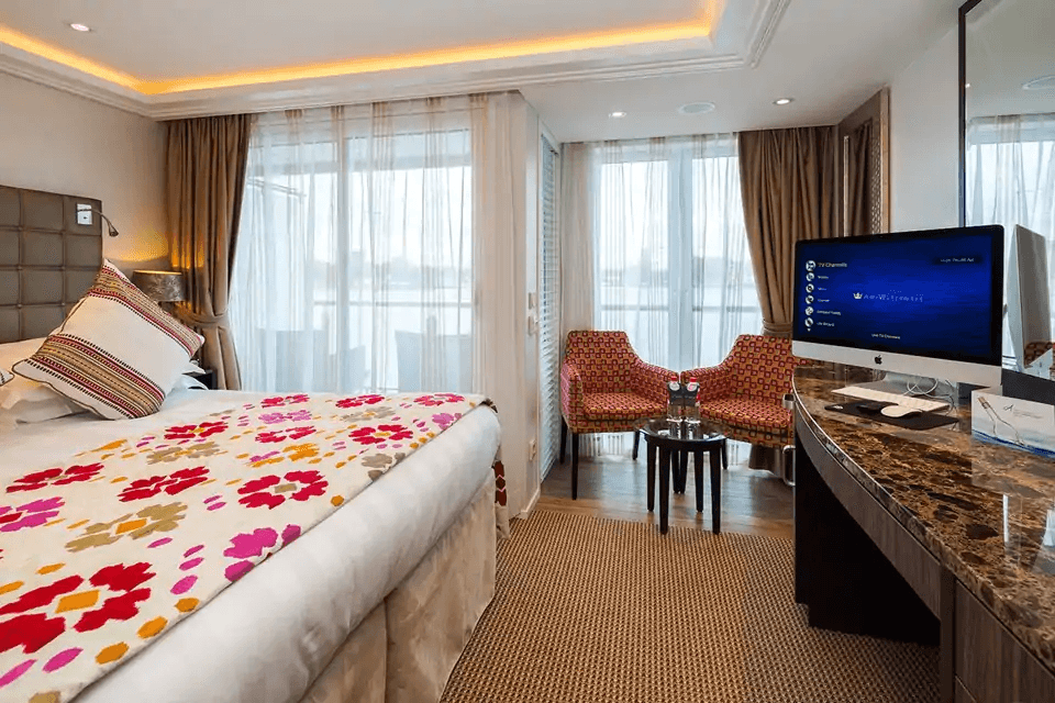 AmaSiena French Balcony