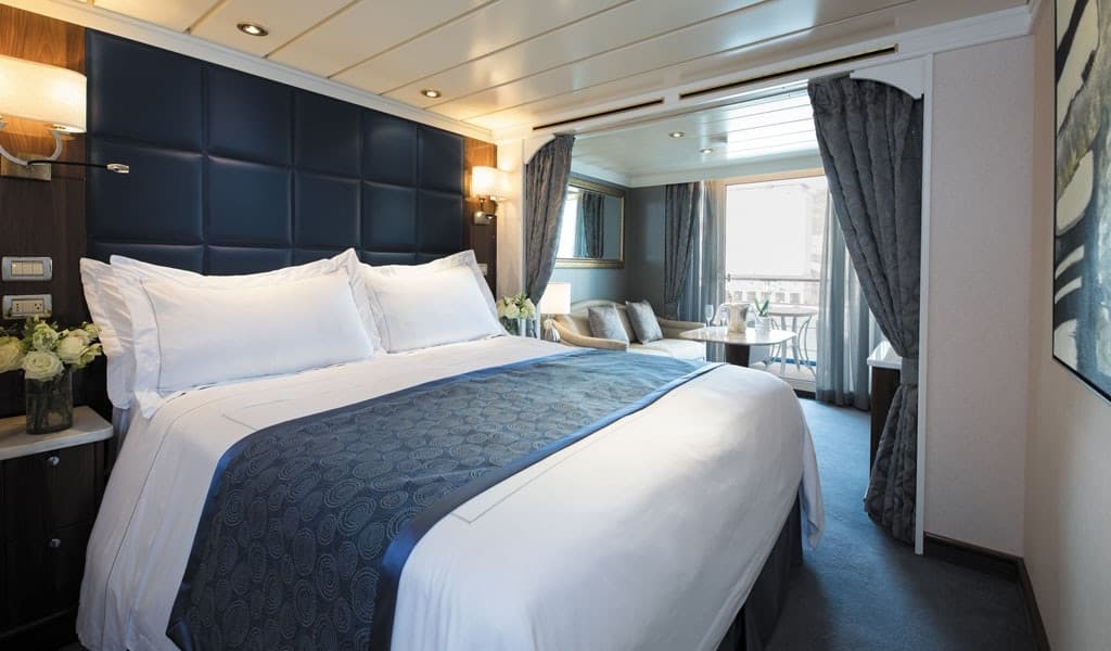 Seven Seas Voyager Deluxe Veranda Suite