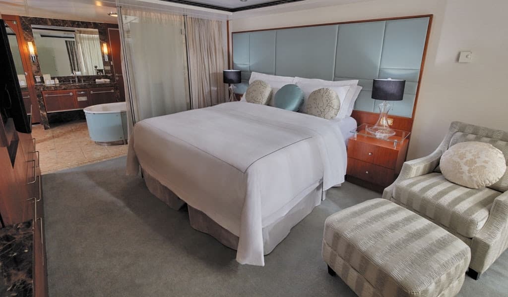 Seven Seas Voyager Signature Suite