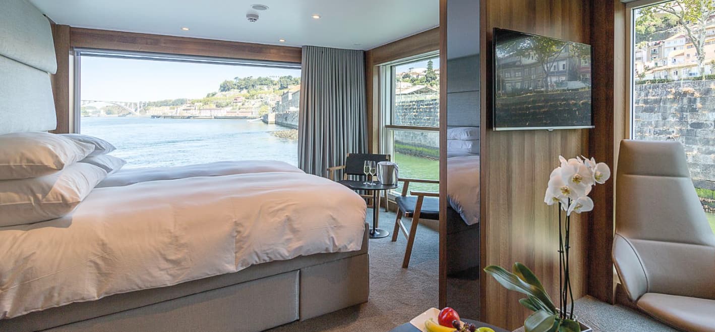 Emerald Radiance Riverview Suite