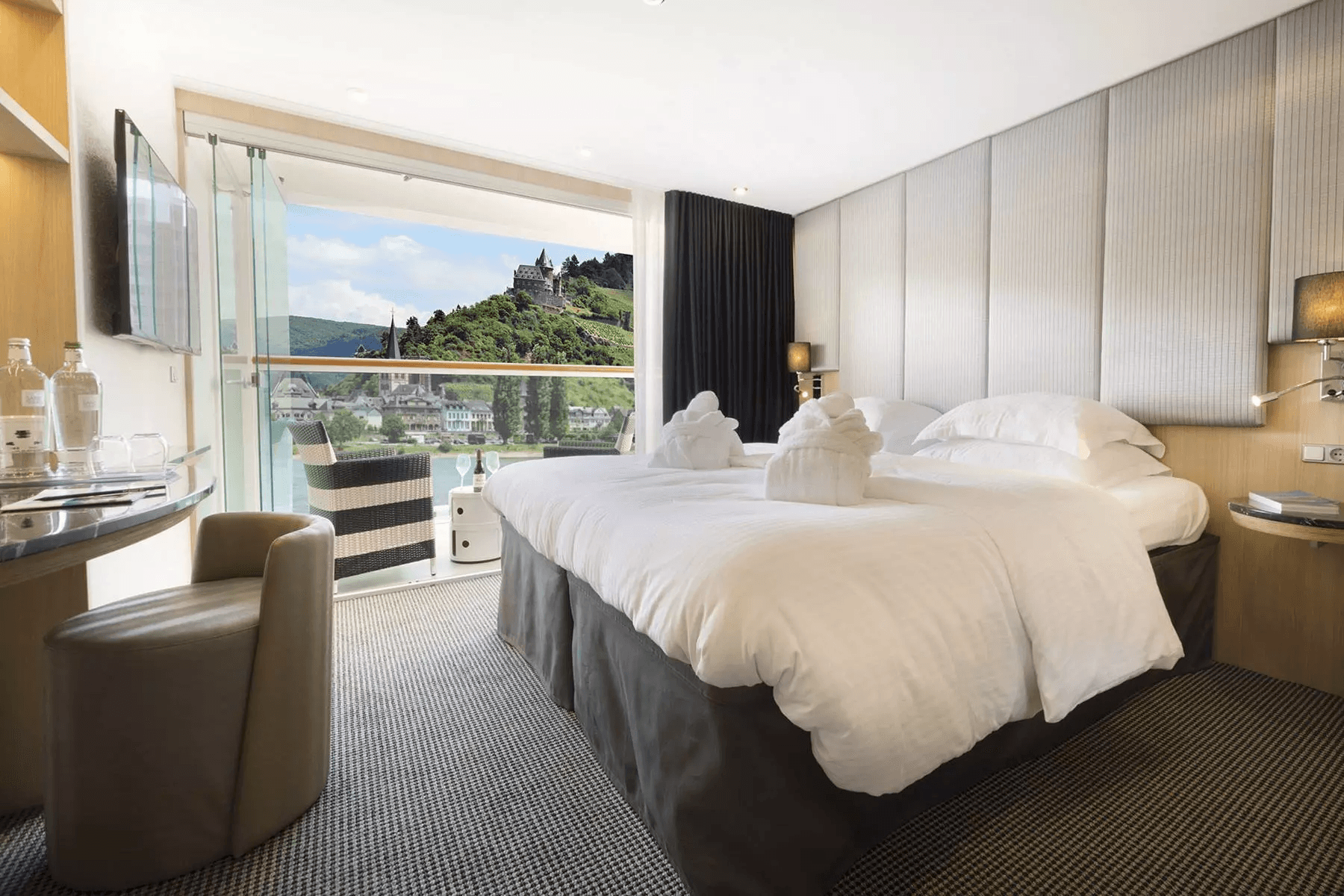 Scenic Gem Balcony Suite