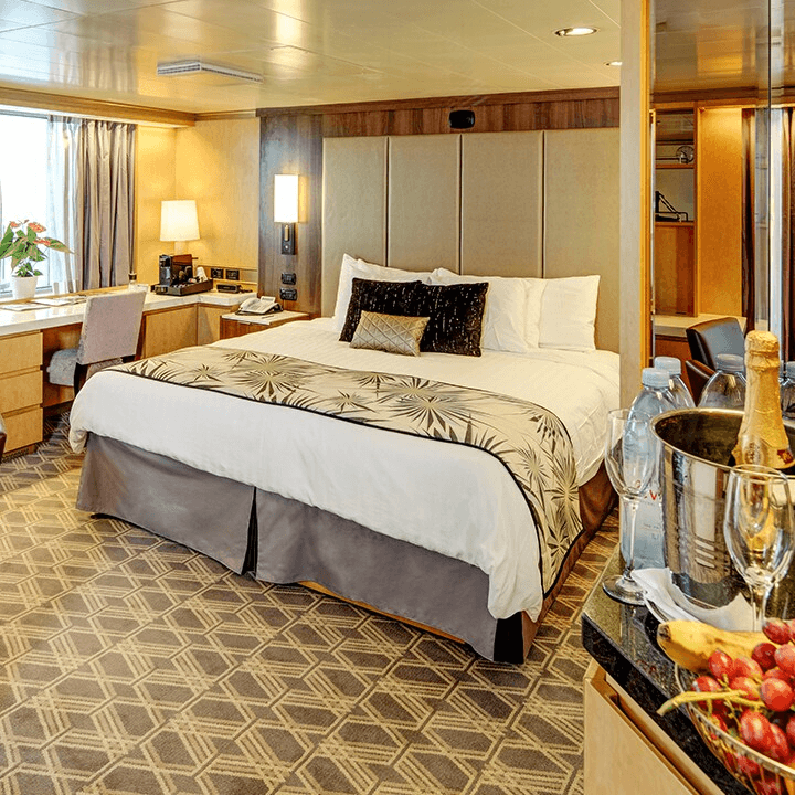 Noordam Neptune Suite