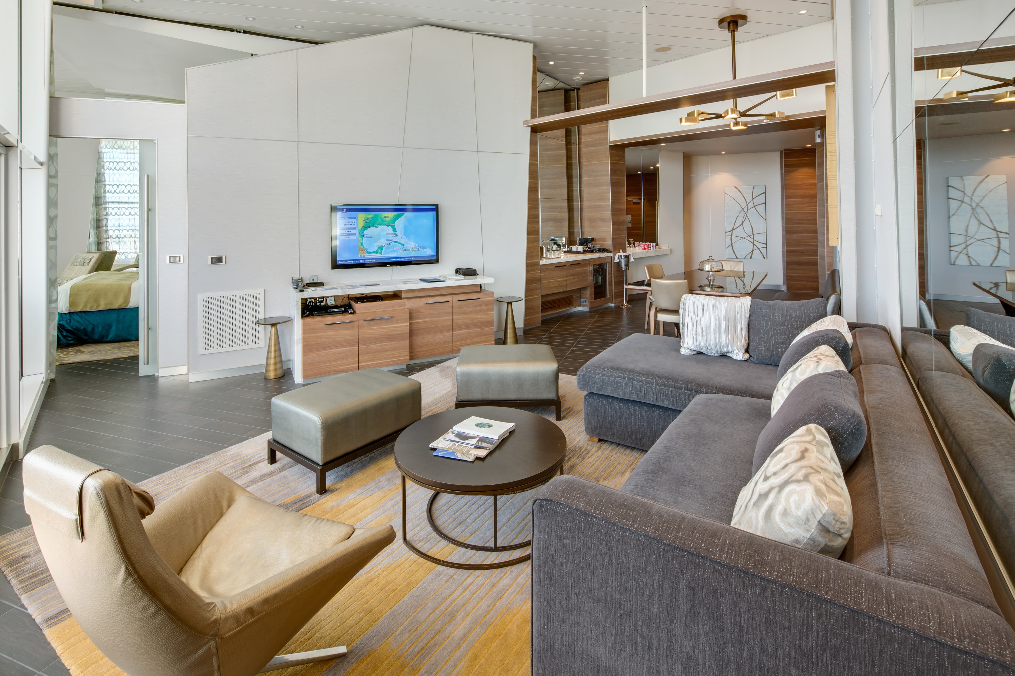 Allure of the Seas Owner's Panoramic Suite - 1 Bedroom