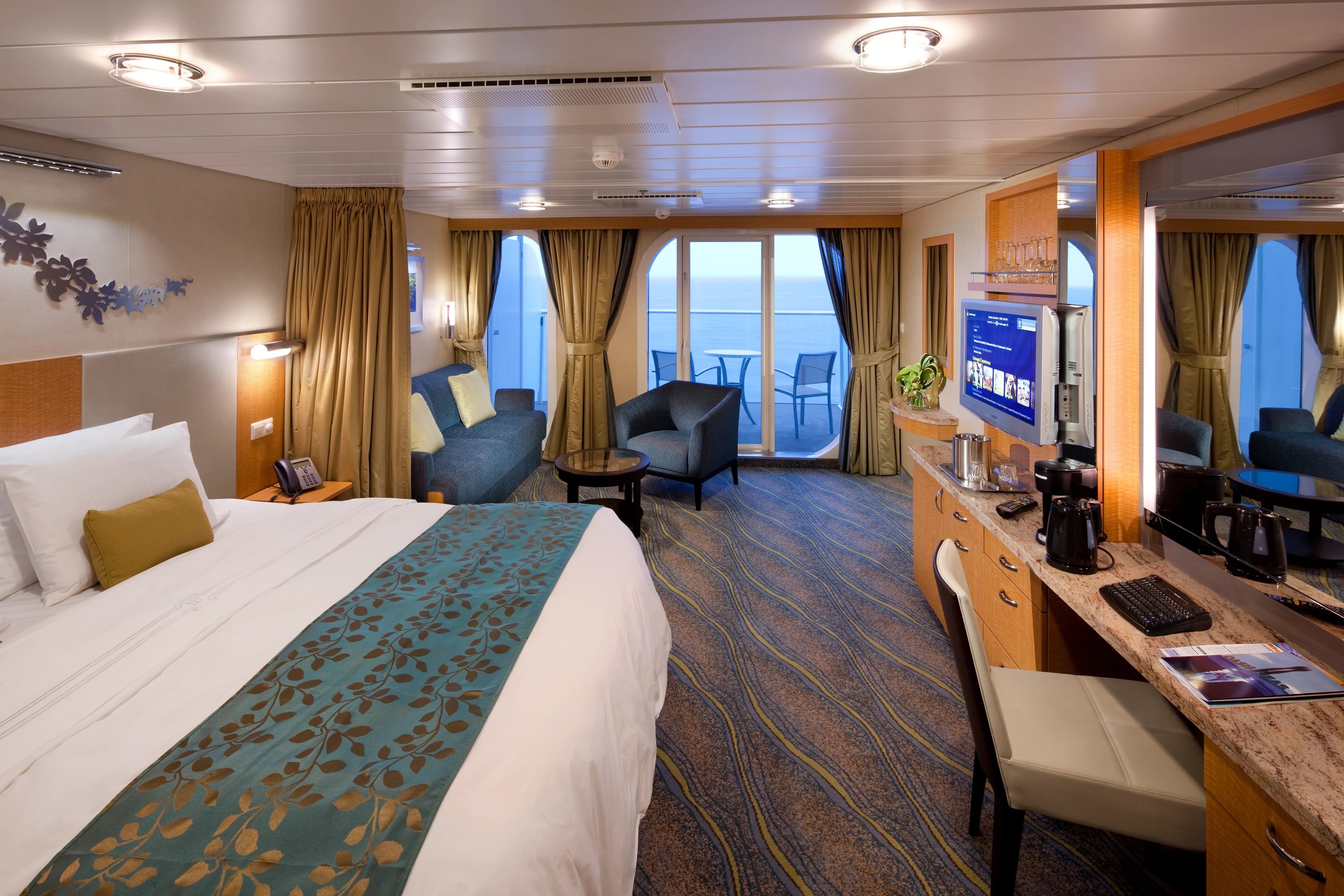 Oasis of the Seas Junior Balcony Suite