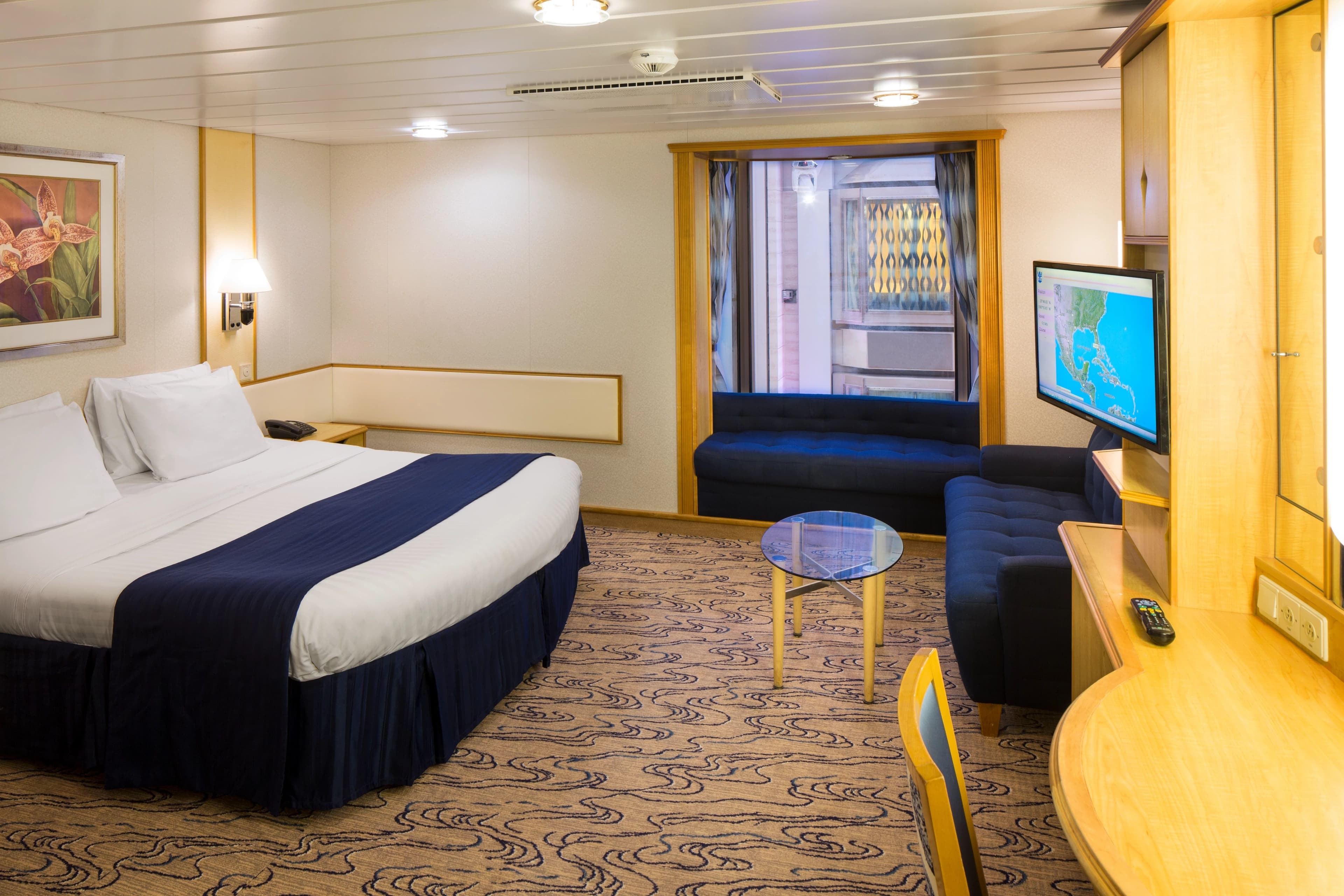 Navigator of the Seas Connecting Promenade
