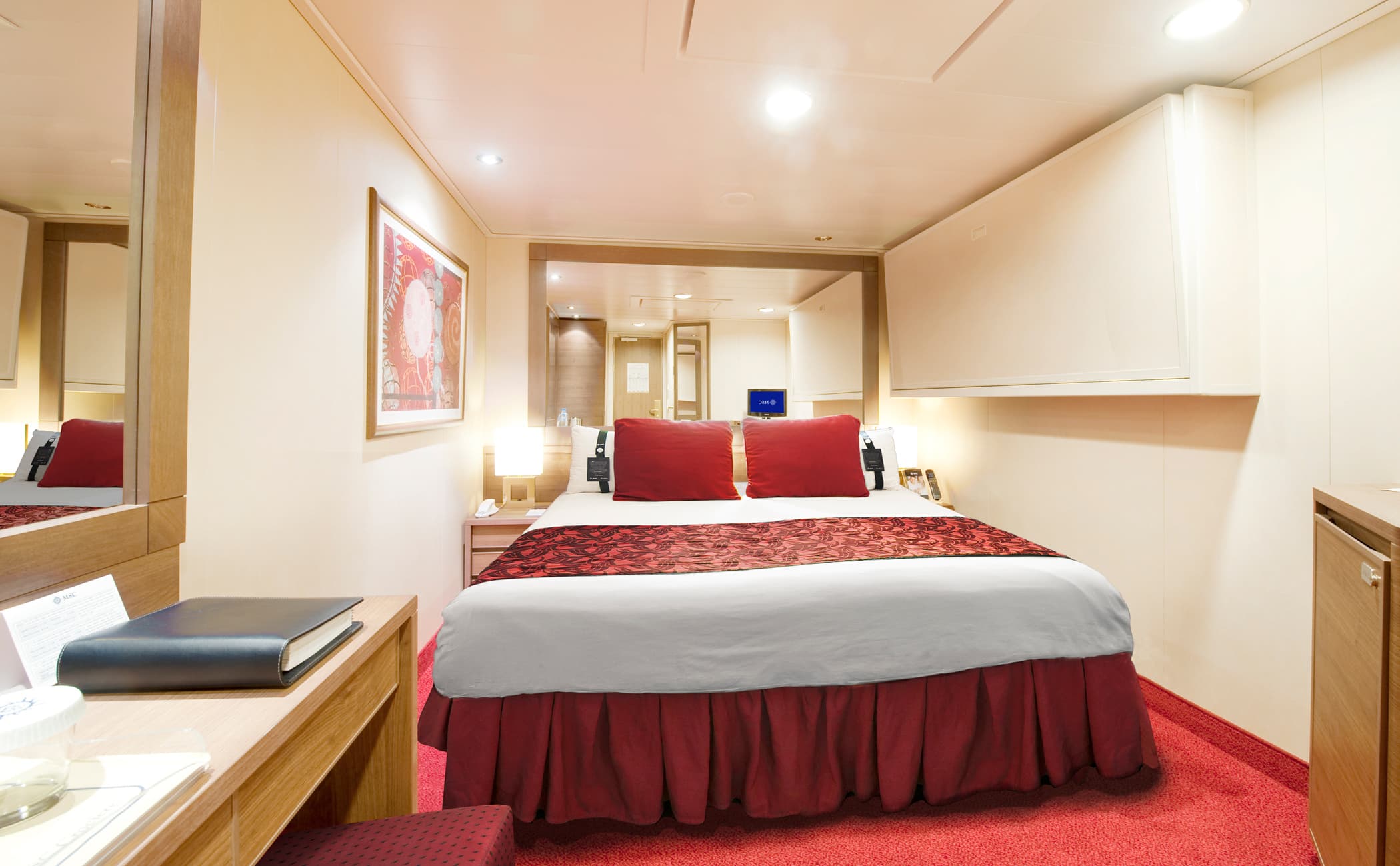 MSC Poesia DELUXE INTERIOR FANTASTICA
