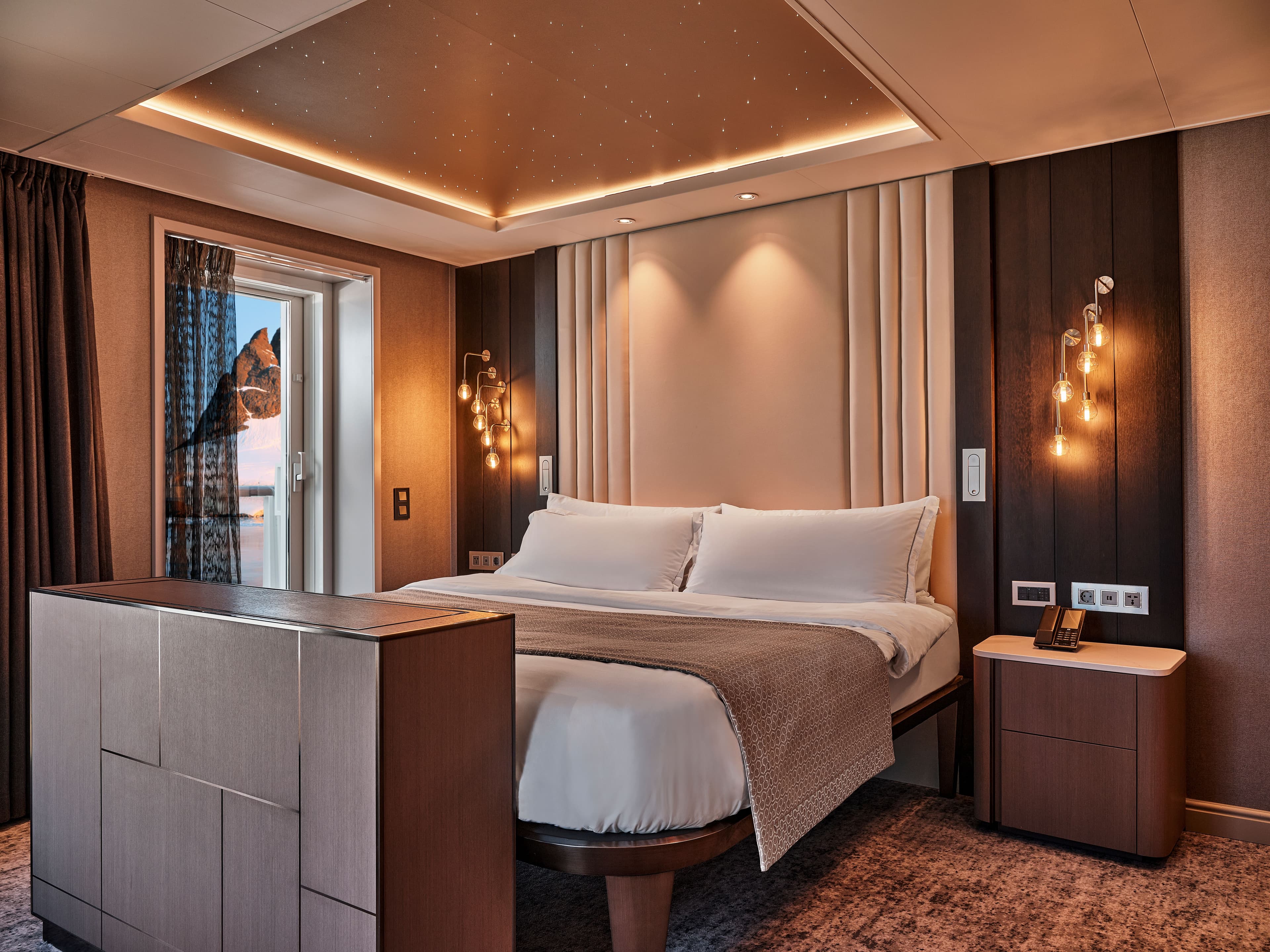Silver Endeavour Owner's Suite