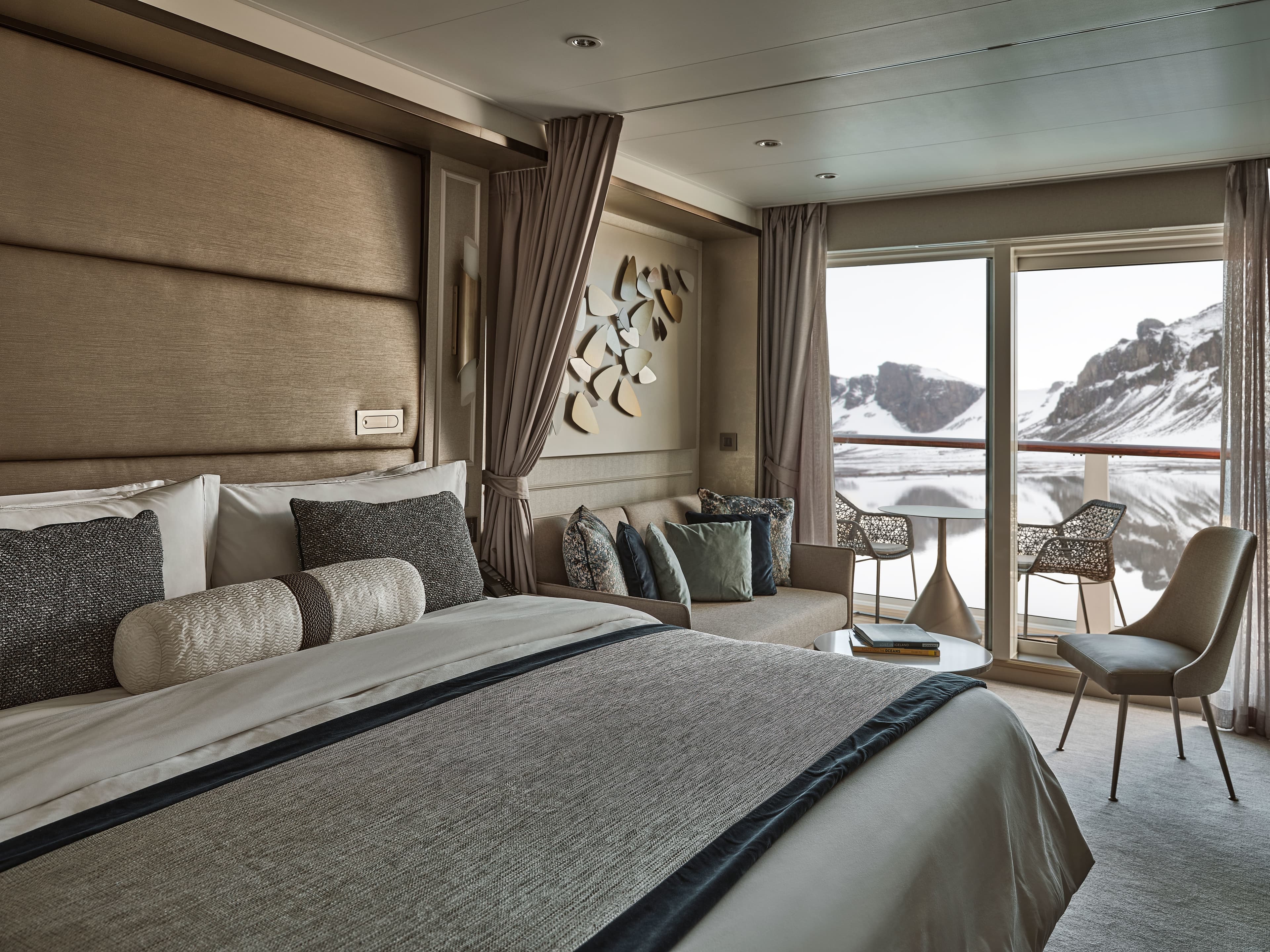 Silver Endeavour Classic Veranda Suite