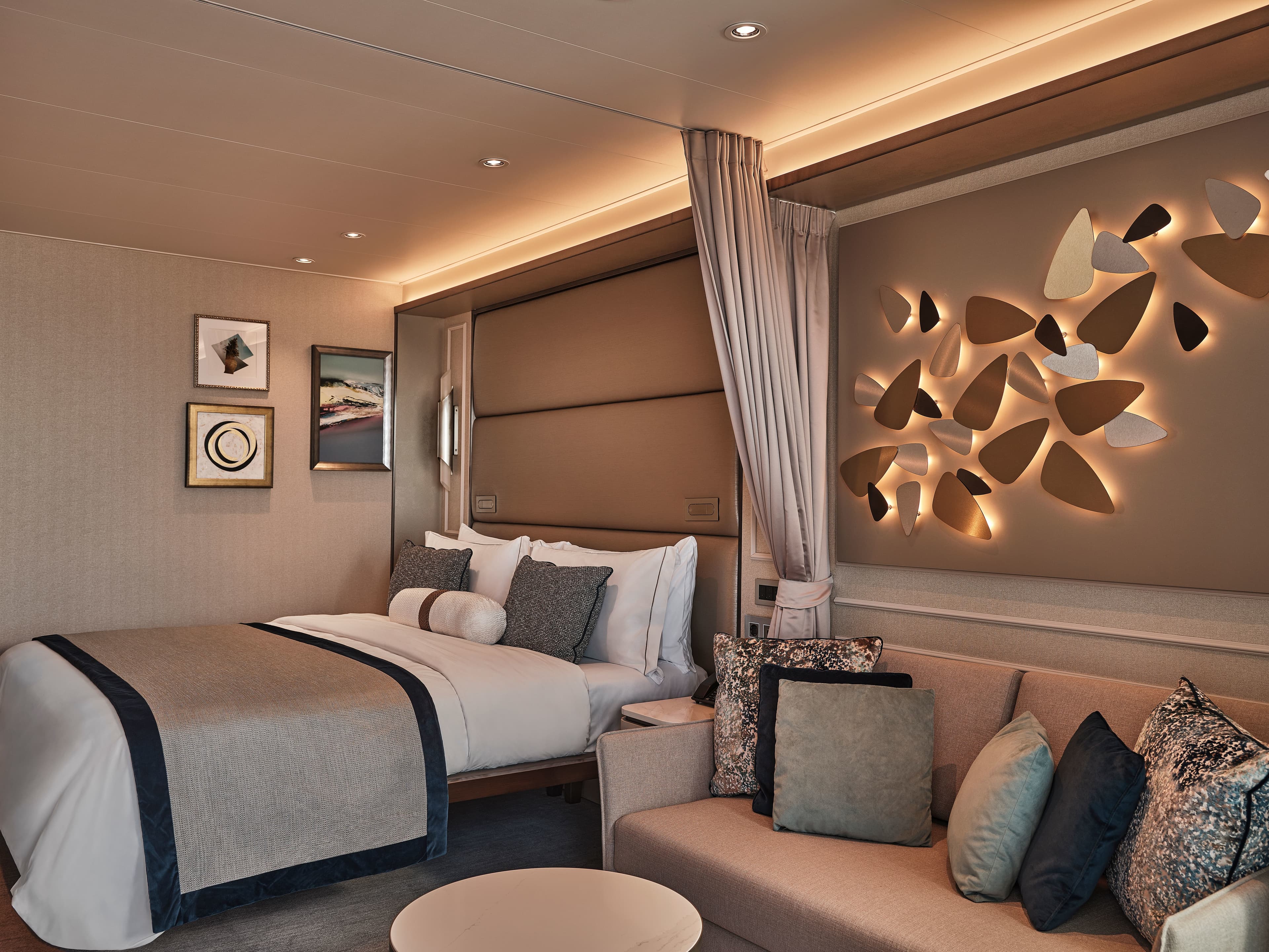 Silver Endeavour Deluxe Veranda Suite