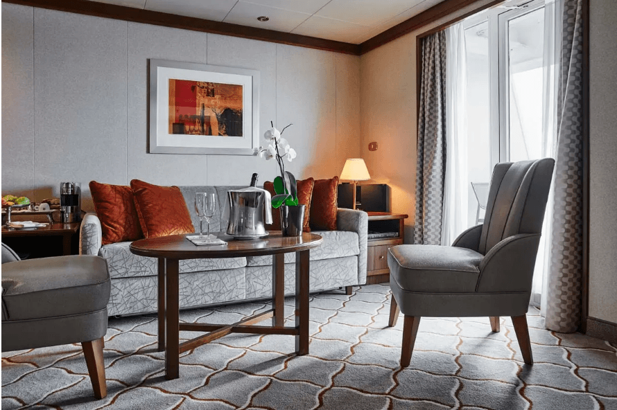 Silver Wind Medallion Suite