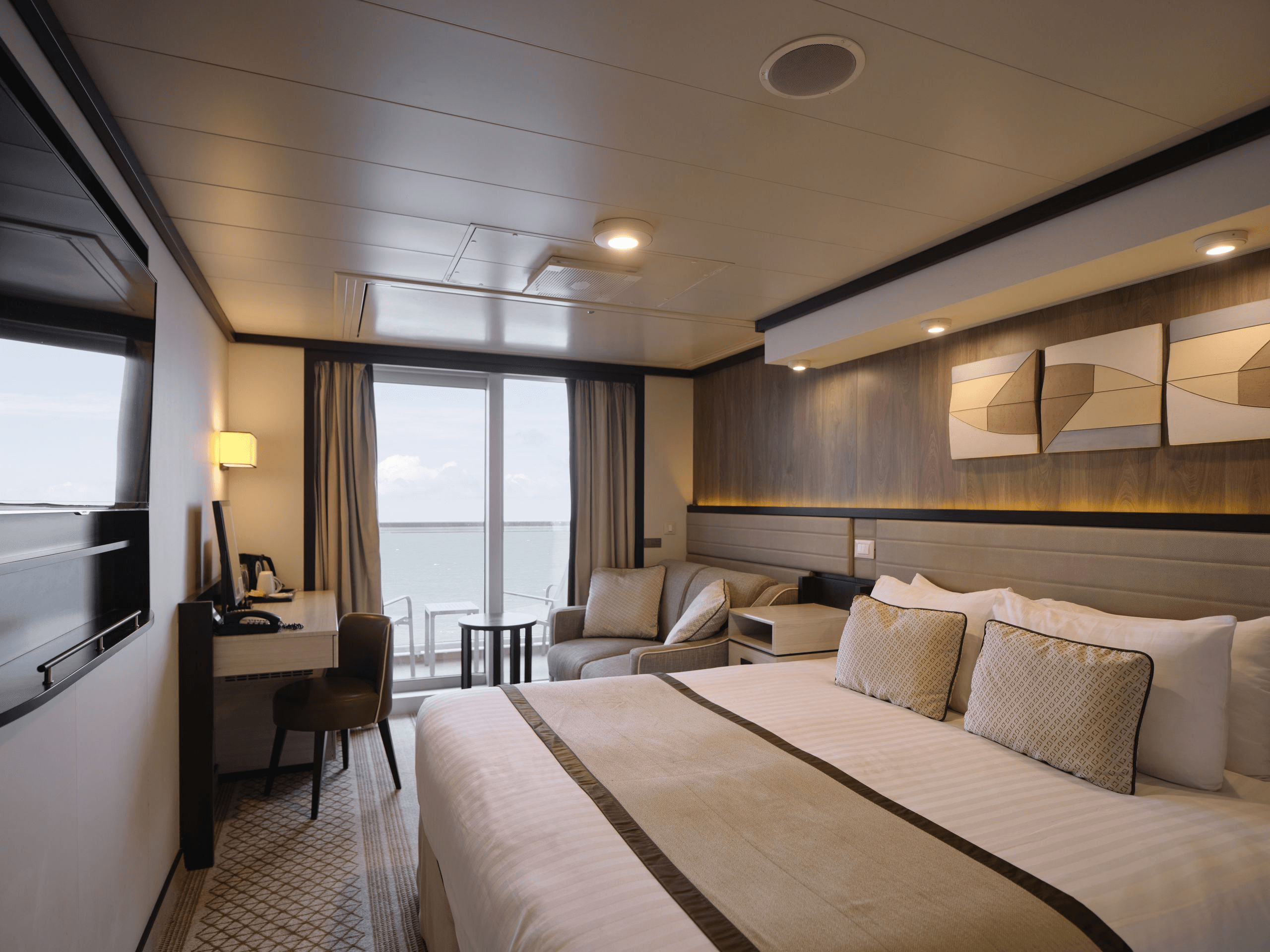 Britannia Superior Deluxe Balcony