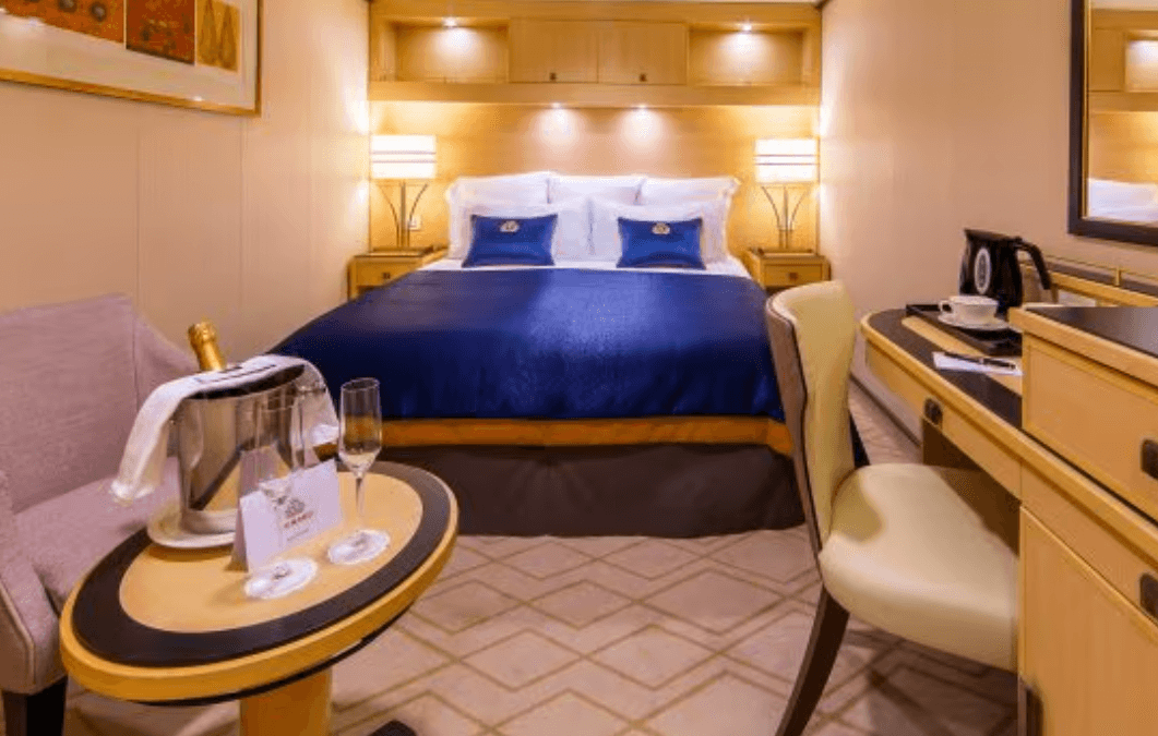 Queen Mary 2 Standard Inside