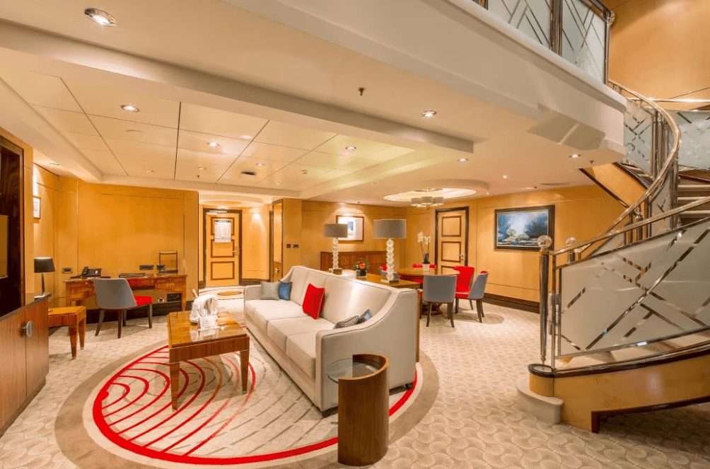 Queen Mary 2 Suite cabin