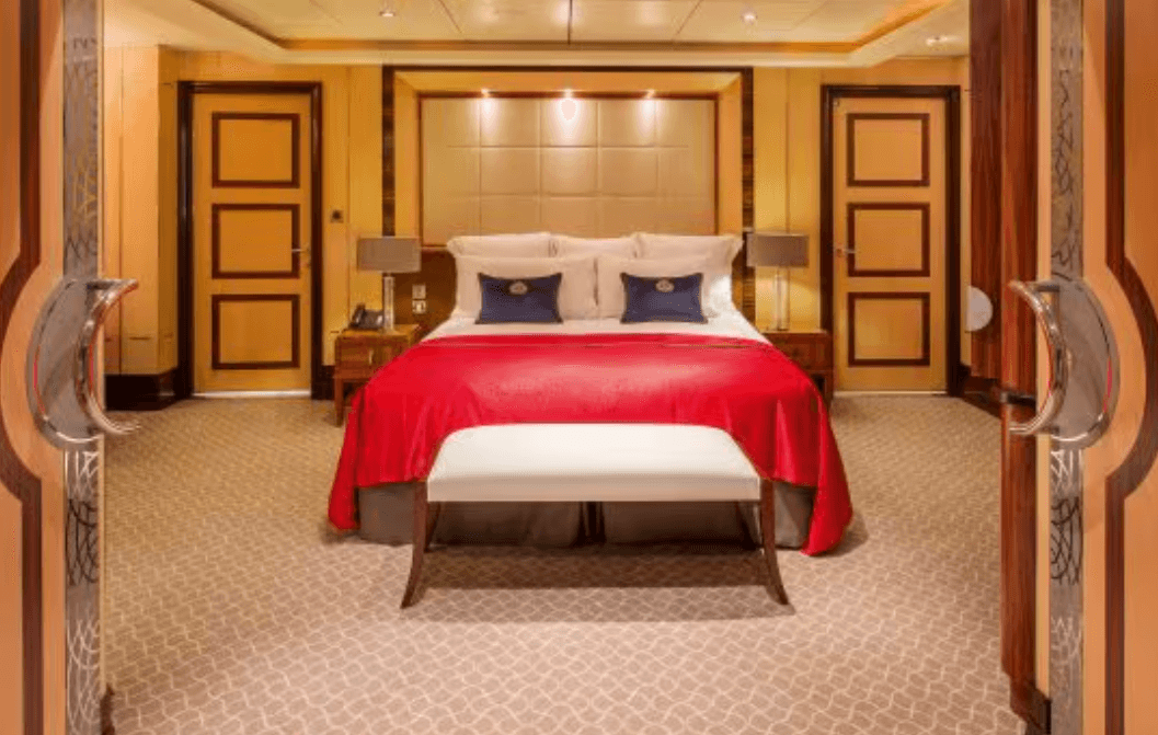 Queen Mary 2 Suite cabin