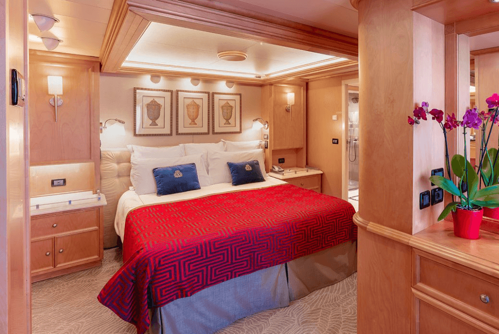 Queen Victoria Suite cabin