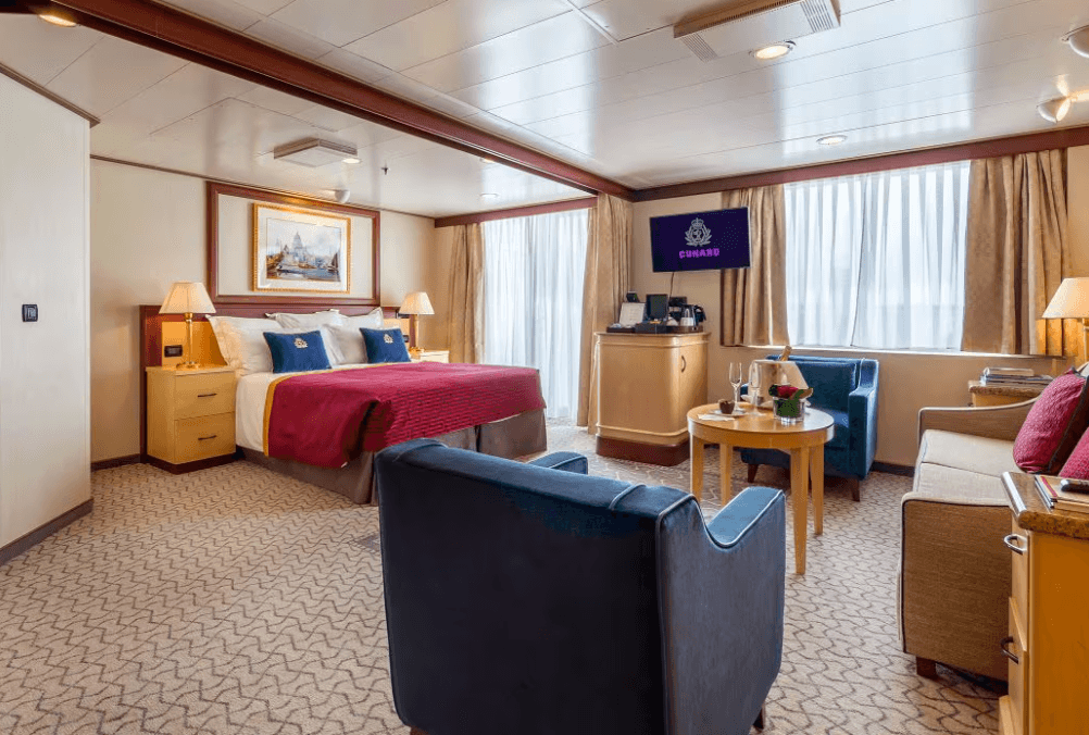 Queen Elizabeth Queen Suite