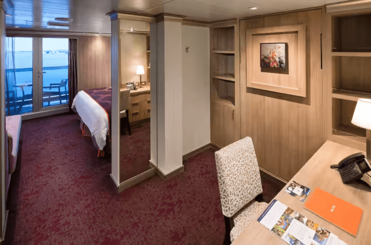 Koningsdam Suite cabin