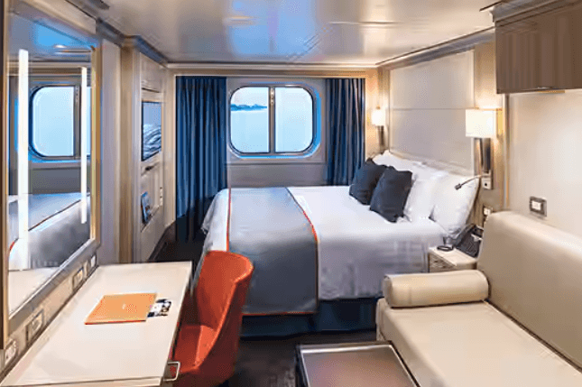 Nieuw Statendam Large Oceanview Spa Stateroom