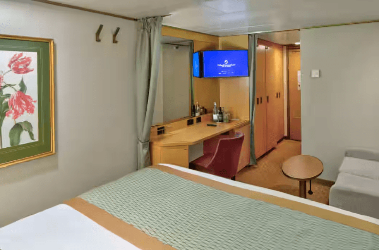 Noordam Large Ocean view Stateroom