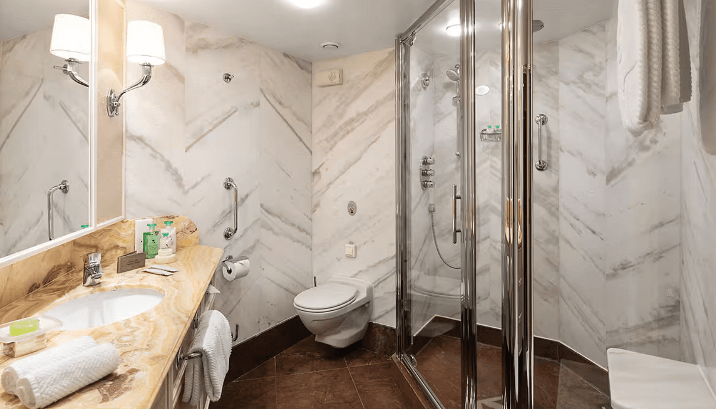 Insignia Suite cabin