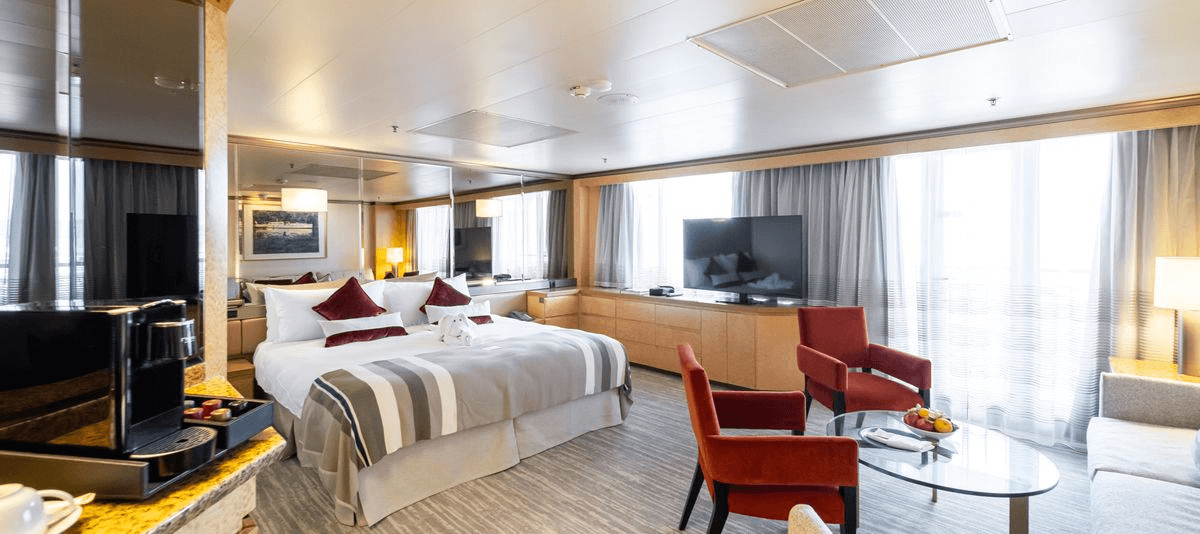 Renaissance Suite Cabin (Fwd - Deck 10)