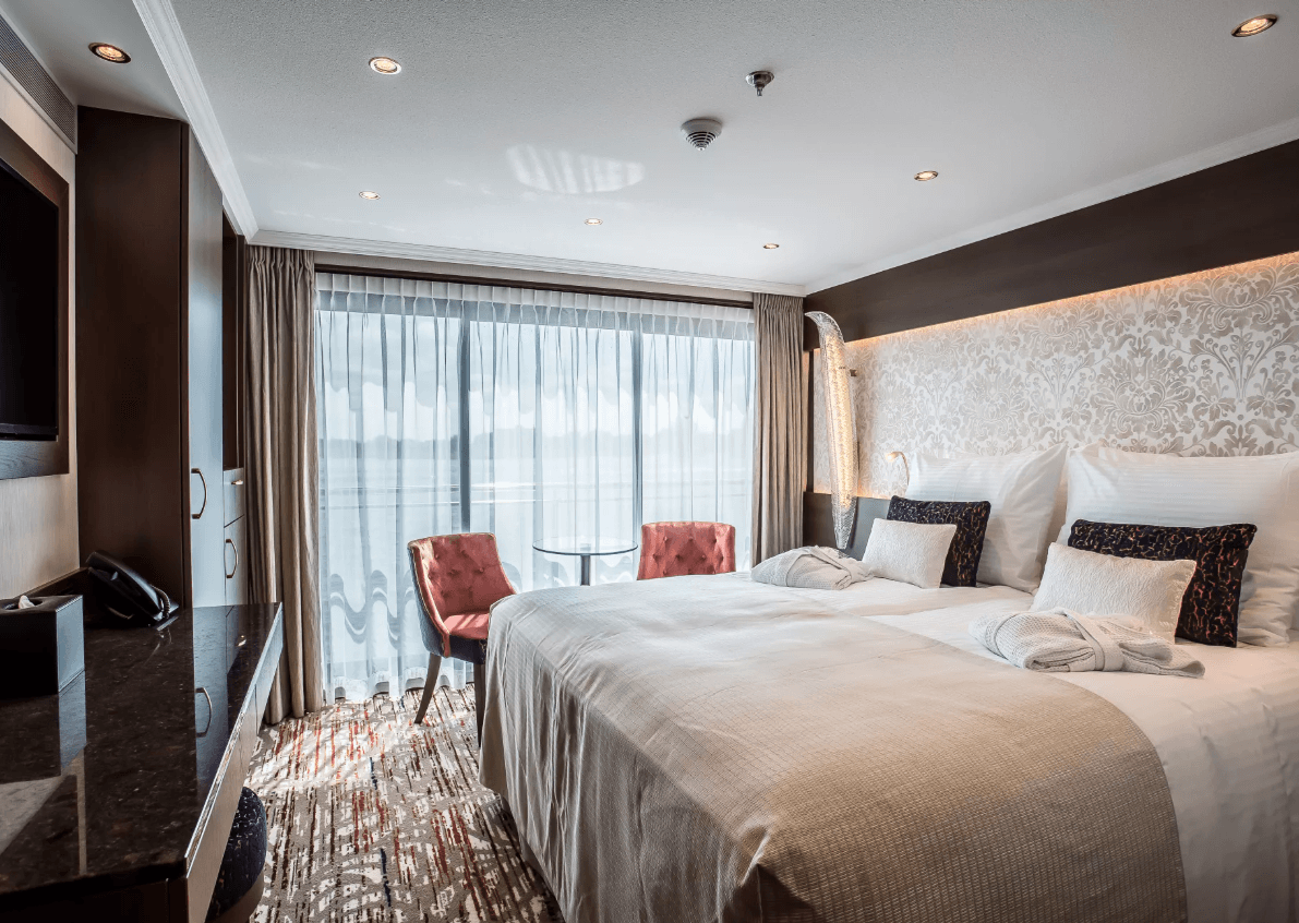 MS Oscar Wilde Suite - Ruby Deck