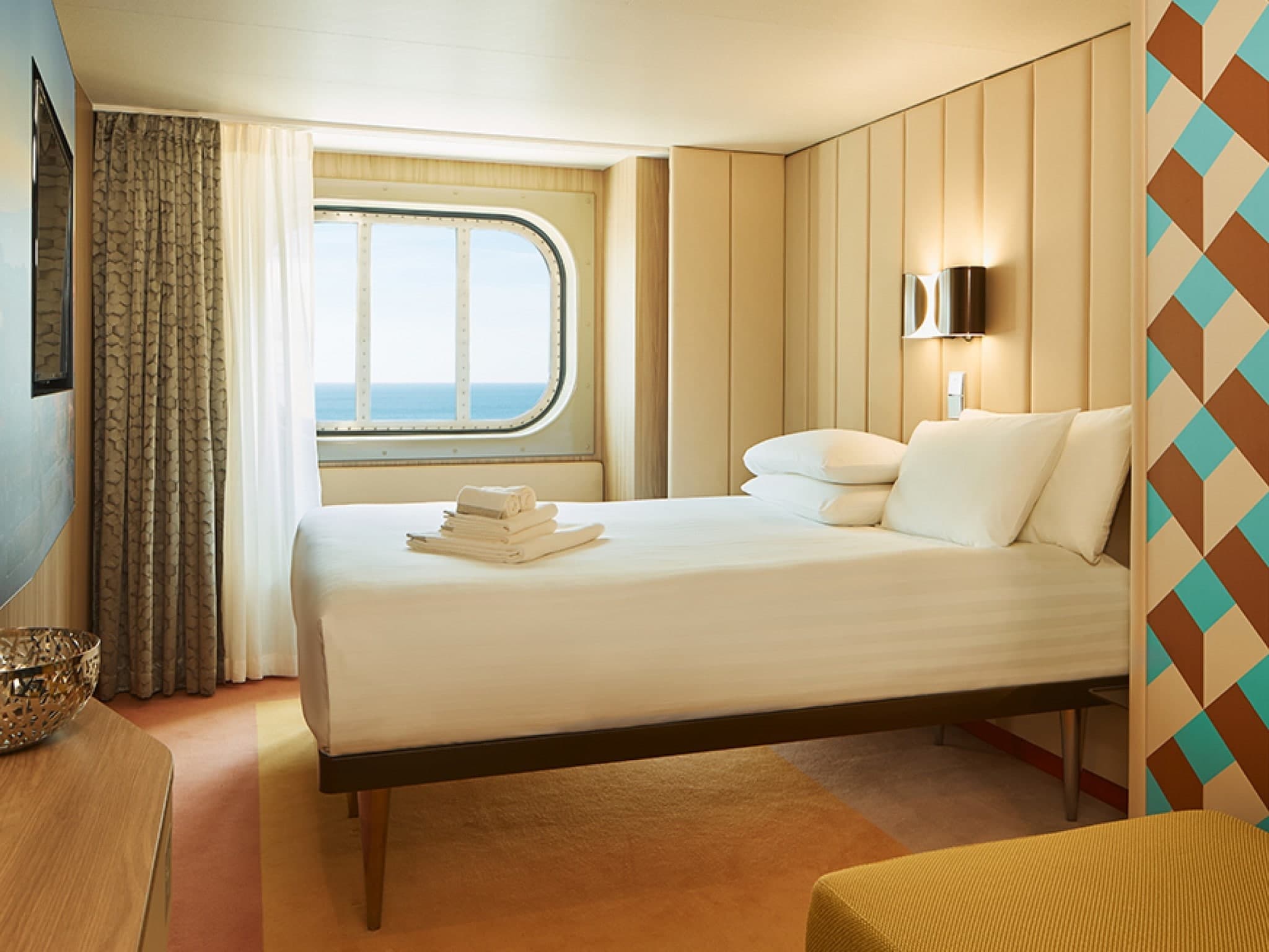 Costa Smeralda Oceanview / Outside cabin