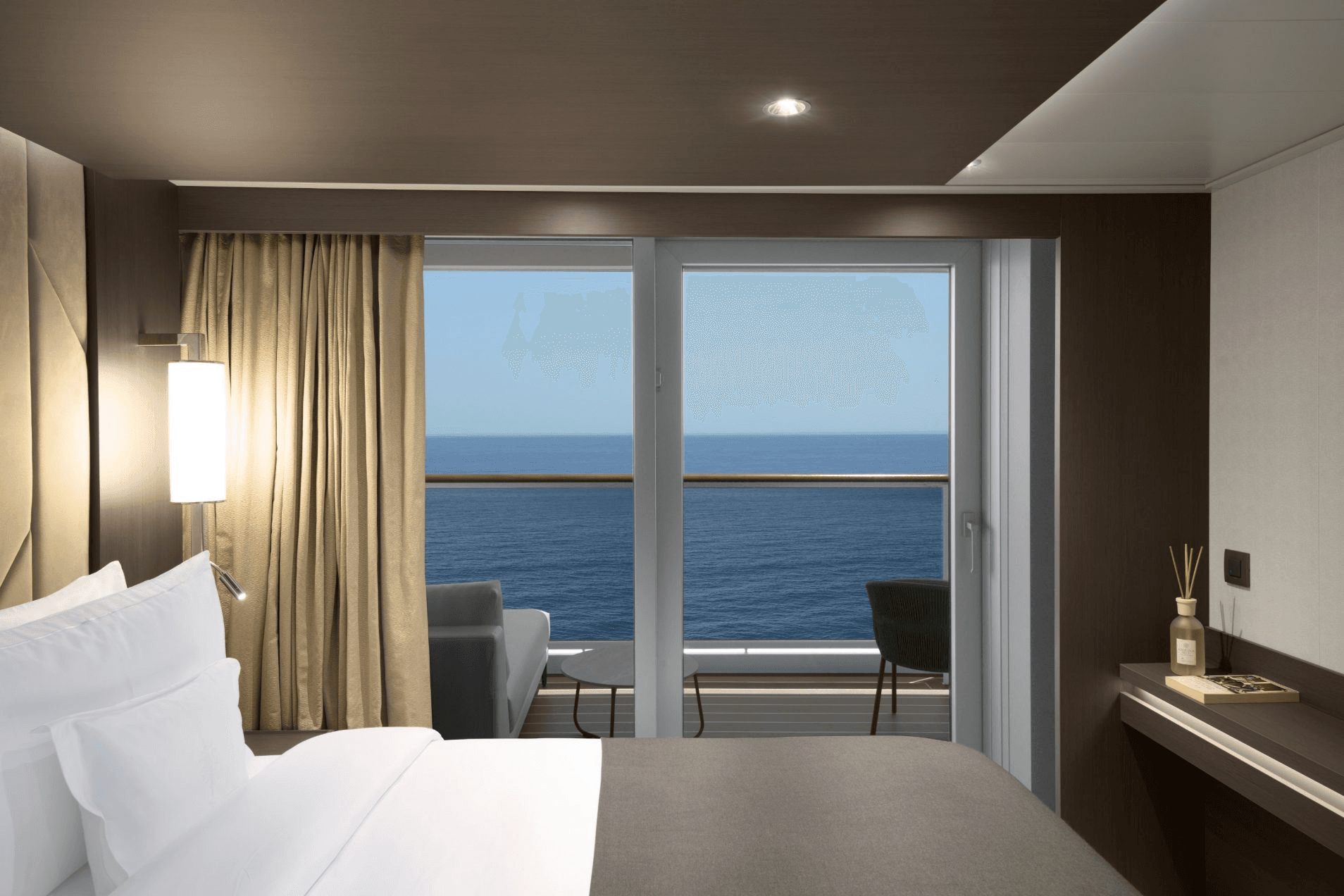 EXPLORA II Suite cabin