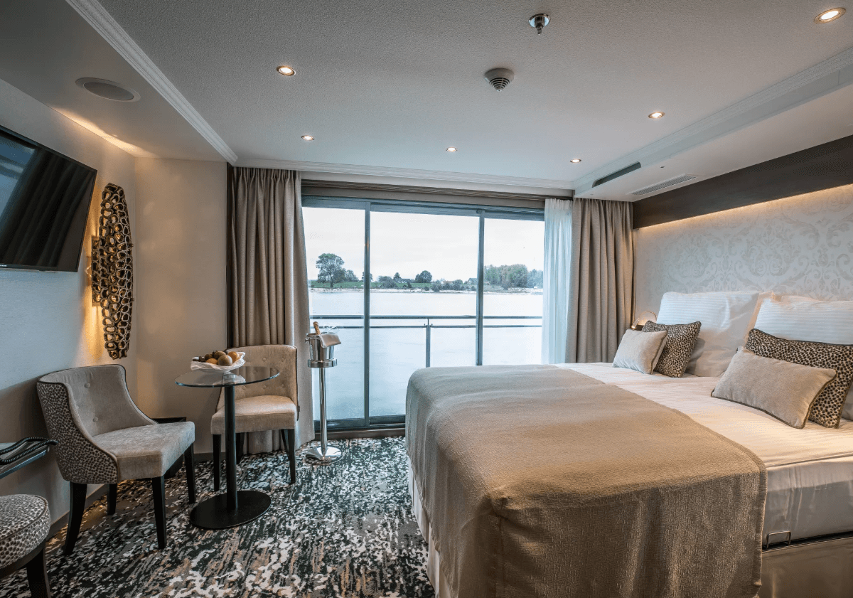 MS William Wordsworth Superior Suite - Diamond Deck