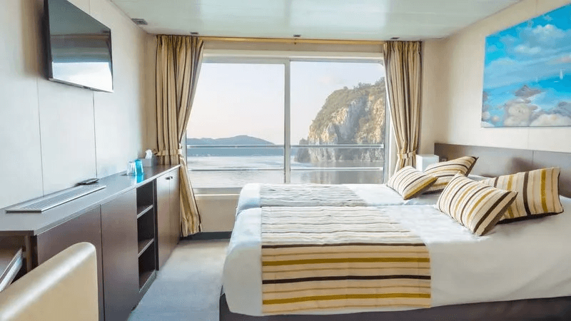 MS Vivaldi Oceanview cabin