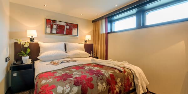 Avalon Artistry II Oceanview cabin