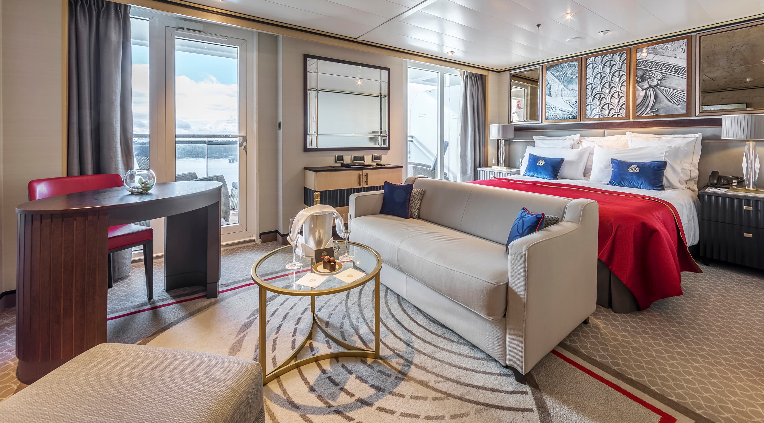 Queen Mary 2 Suite cabin