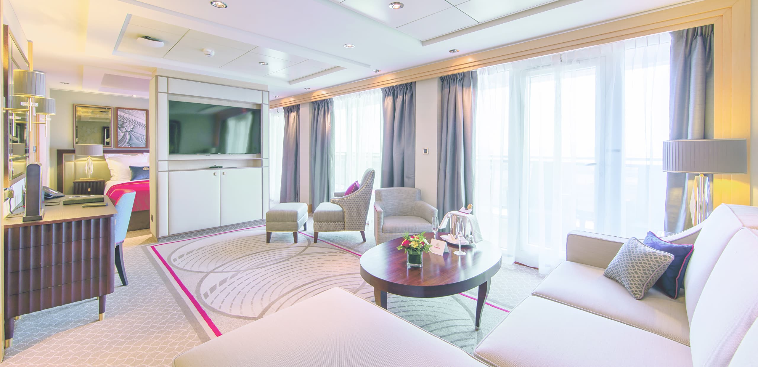 Queen Mary 2 Suite cabin