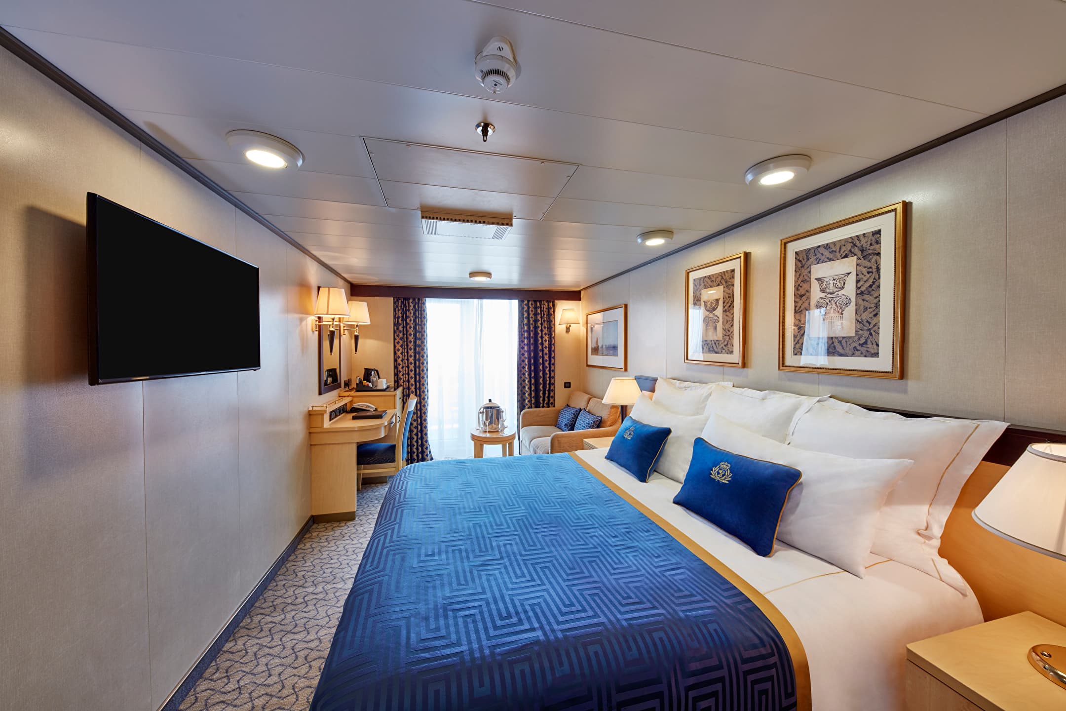 Queen Victoria Balcony cabin