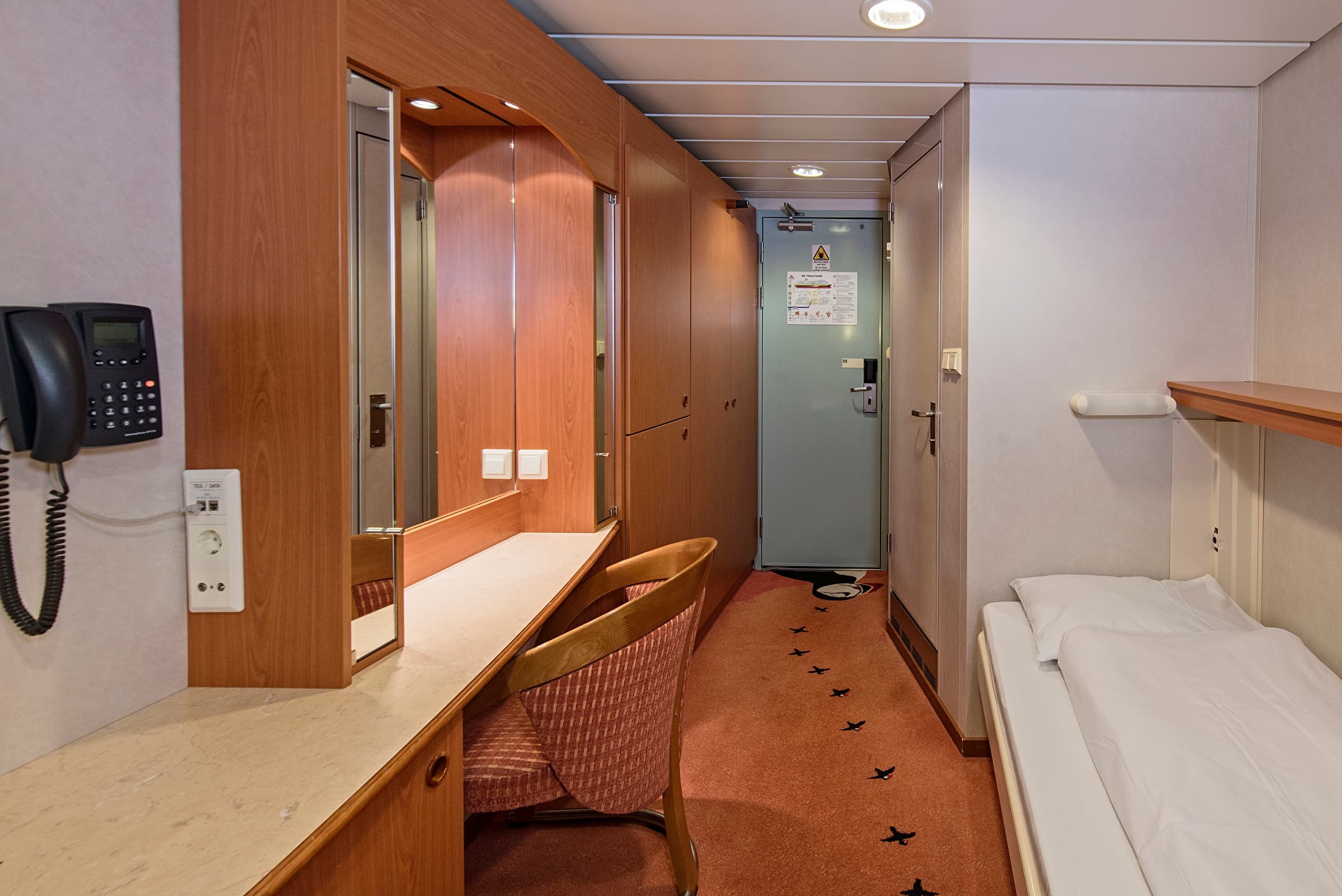MS Trollfjord Inside cabin