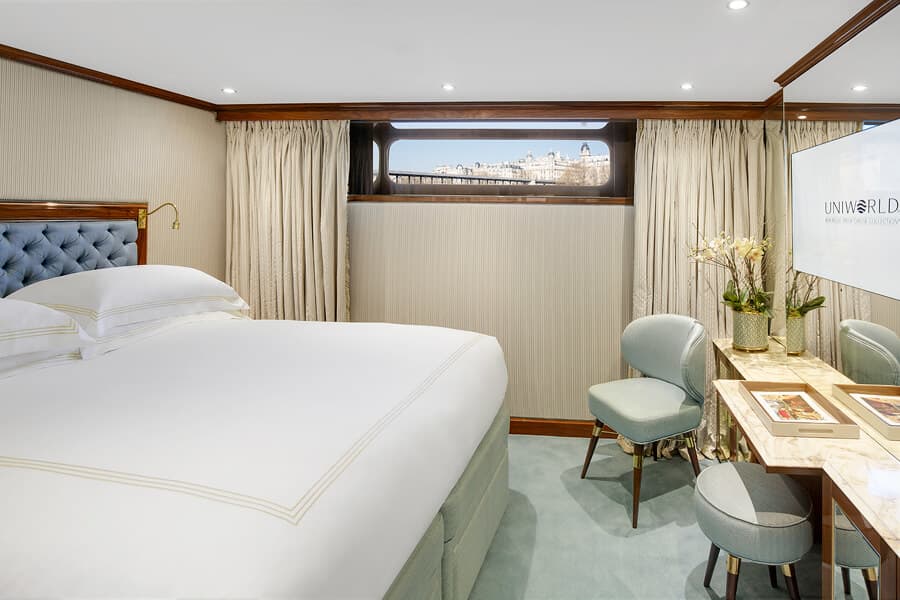 S.S. Joie de Vivre Oceanview cabin