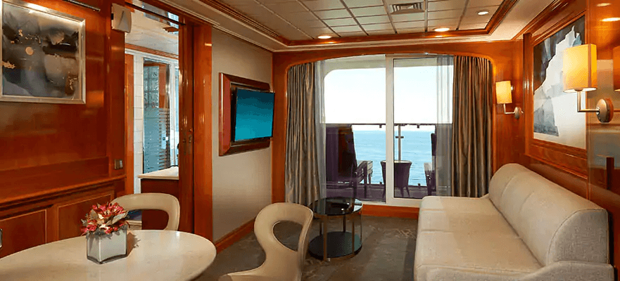 Norwegian Star Suite cabin