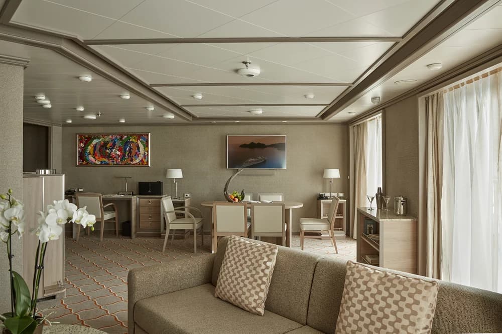 Silver Dawn Suite cabin
