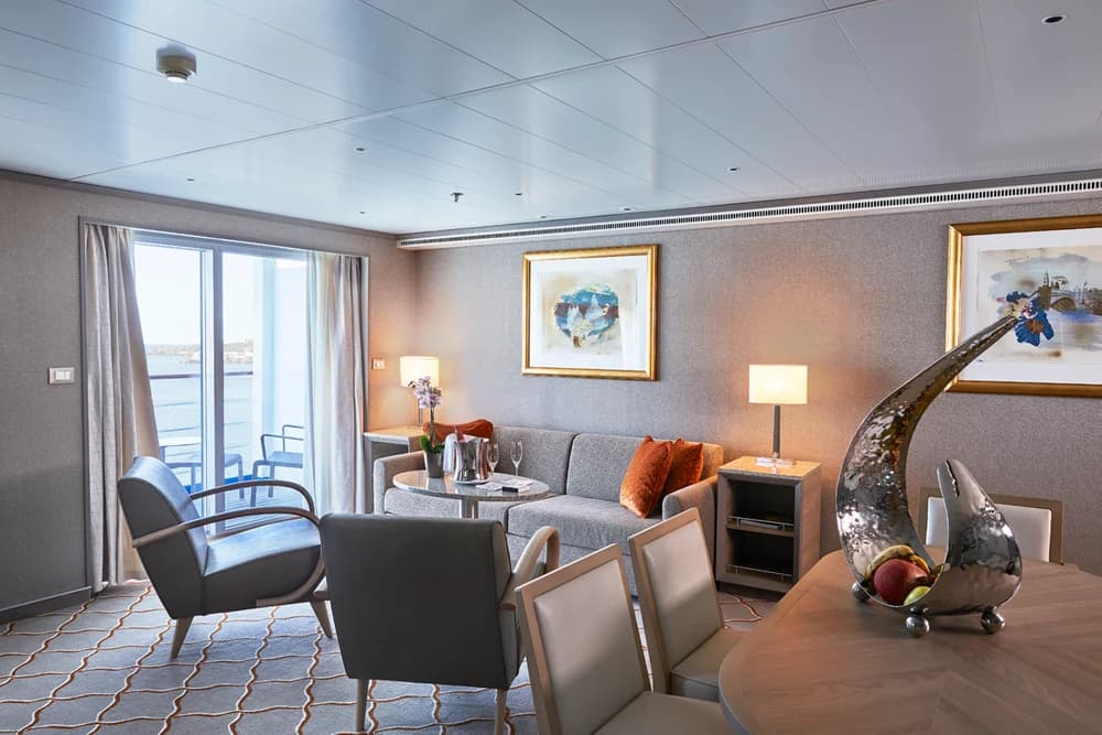 Silver Shadow Suite cabin