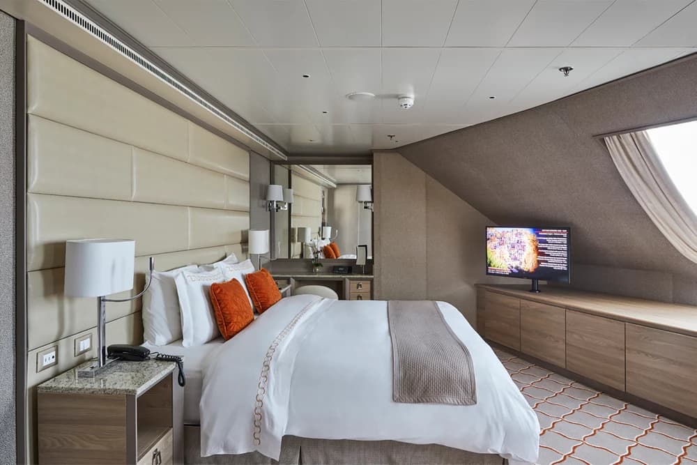 Silver Shadow Suite cabin