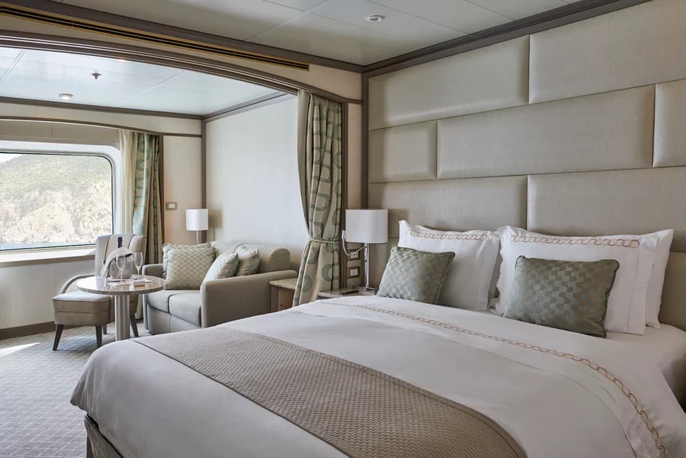 Silver Shadow Suite cabin